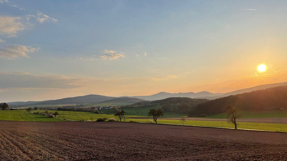 Die Berge als Schatten so nah